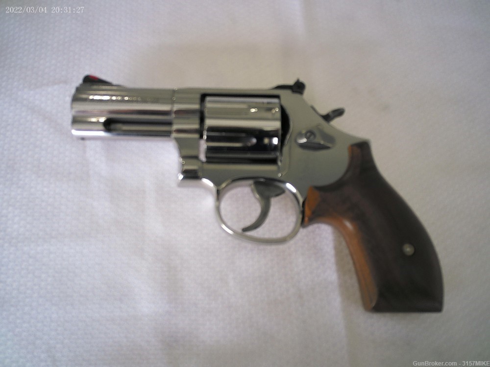Smith & Wesson Model 686-6 Plus Combat Magnum, .357 Mag, 3" Full Lug Barrel-img-0