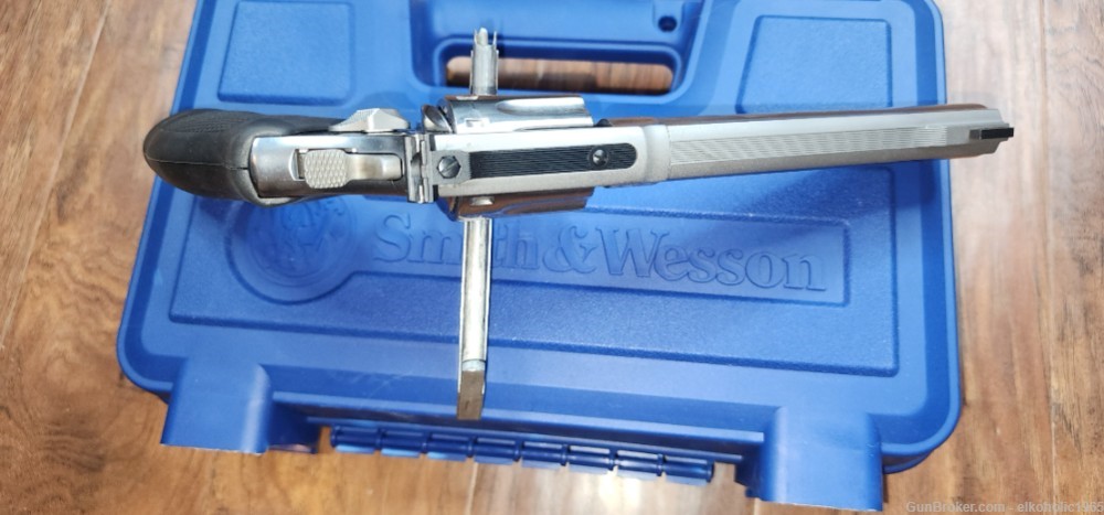 Smith & Wesson S&W 617-6 22LR 10 Round Cylinder 6" Barrel Adjustable Sights-img-17