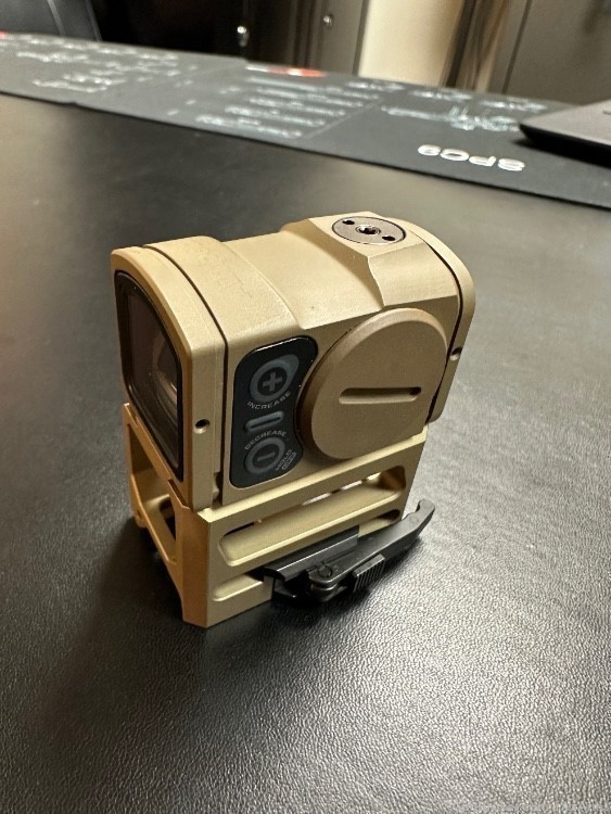 AIMPOINT ACRO P2 + B&T Mount in COYOTE TAN / FDE-img-5