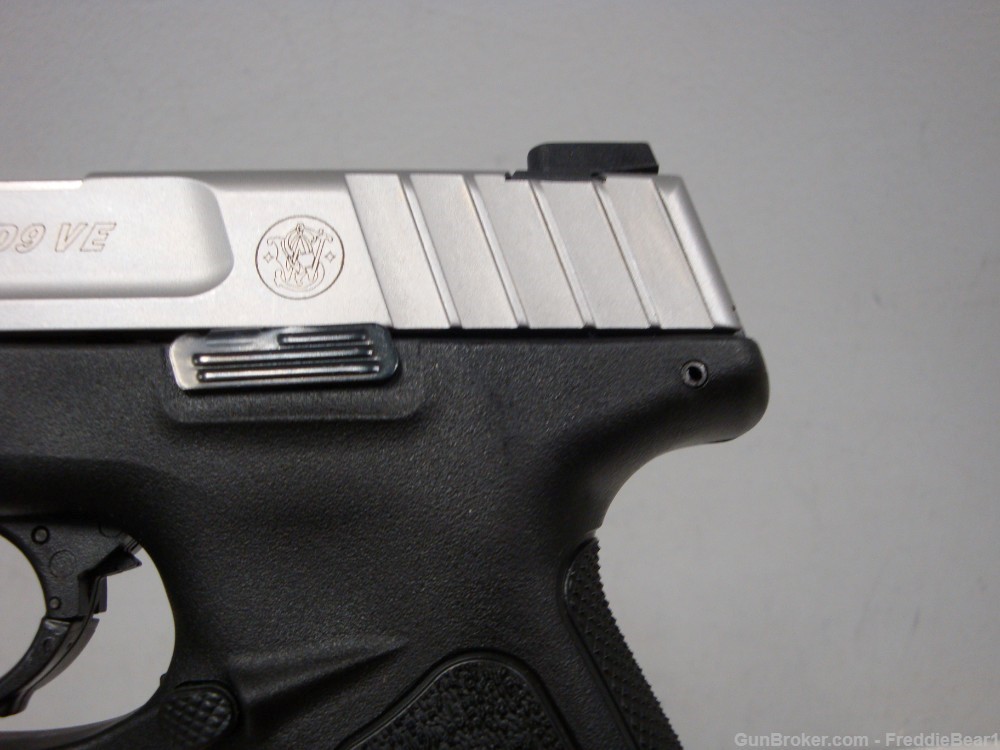 Smith & Wesson S&W SD9 VE 9mm Two Tone Silver/Black-img-9