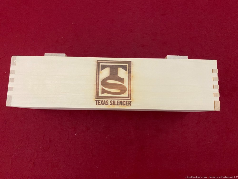 New Texas Silencer Hunter 300 mag Direct Thread 5/8x24 Silencer, wooden box-img-29