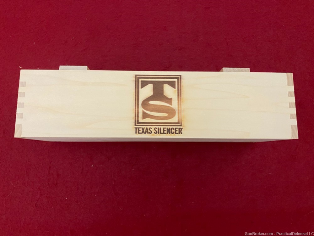 New Texas Silencer Hunter 300 mag Direct Thread 5/8x24 Silencer, wooden box-img-31