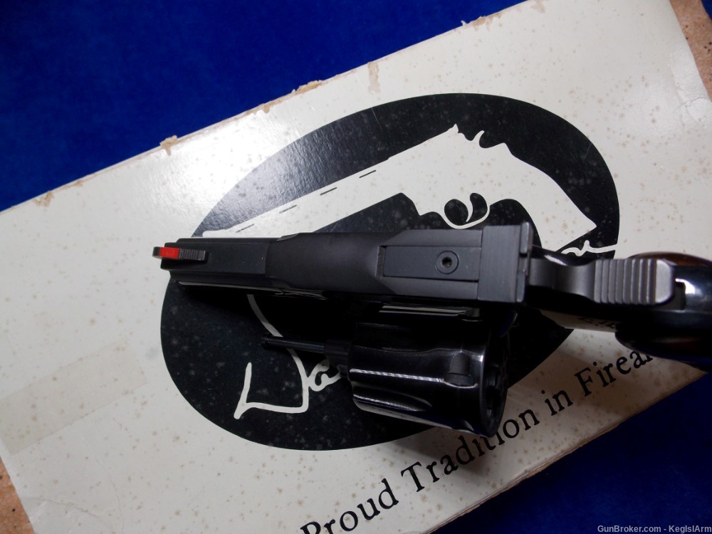 Vintage Dan Wesson Mod 15 .357 Magnum Revolver with Extra Barrels & Box-img-11