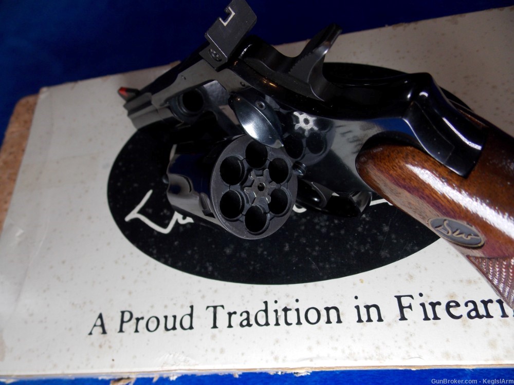 Vintage Dan Wesson Mod 15 .357 Magnum Revolver with Extra Barrels & Box-img-8