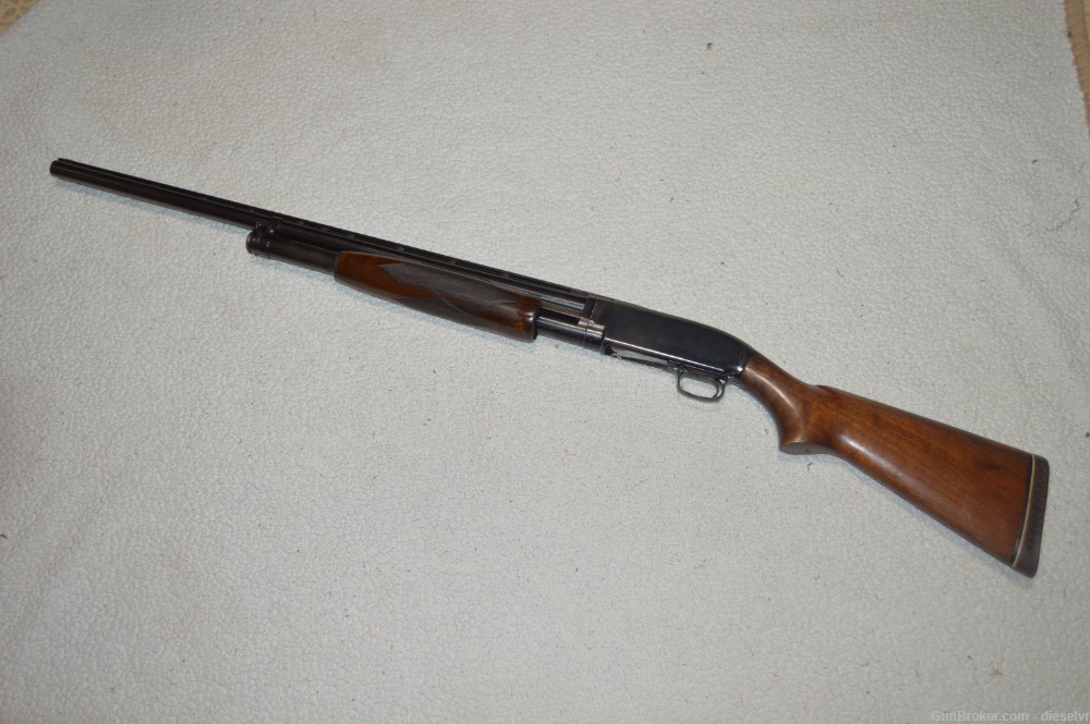 Winchester Model 12 Vent Rib Checkered Forend Modified Choke Take-Down 12 G-img-1