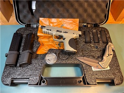 Smith&Wesson M&P9 M2.0 or Compact Spec 9mm, Bullshark Gray Cerakote