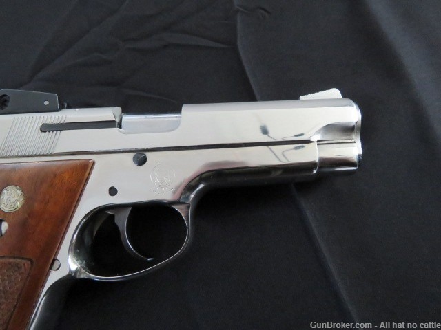 Smith & Wesson model 439 Nickel 9mm near 100 percent condition-img-3