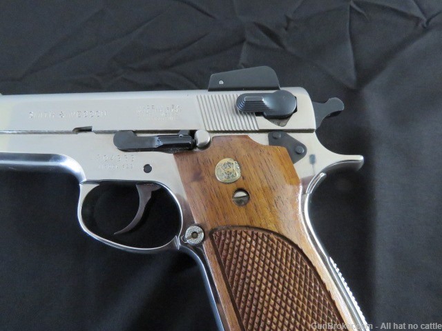 Smith & Wesson model 439 Nickel 9mm near 100 percent condition-img-6