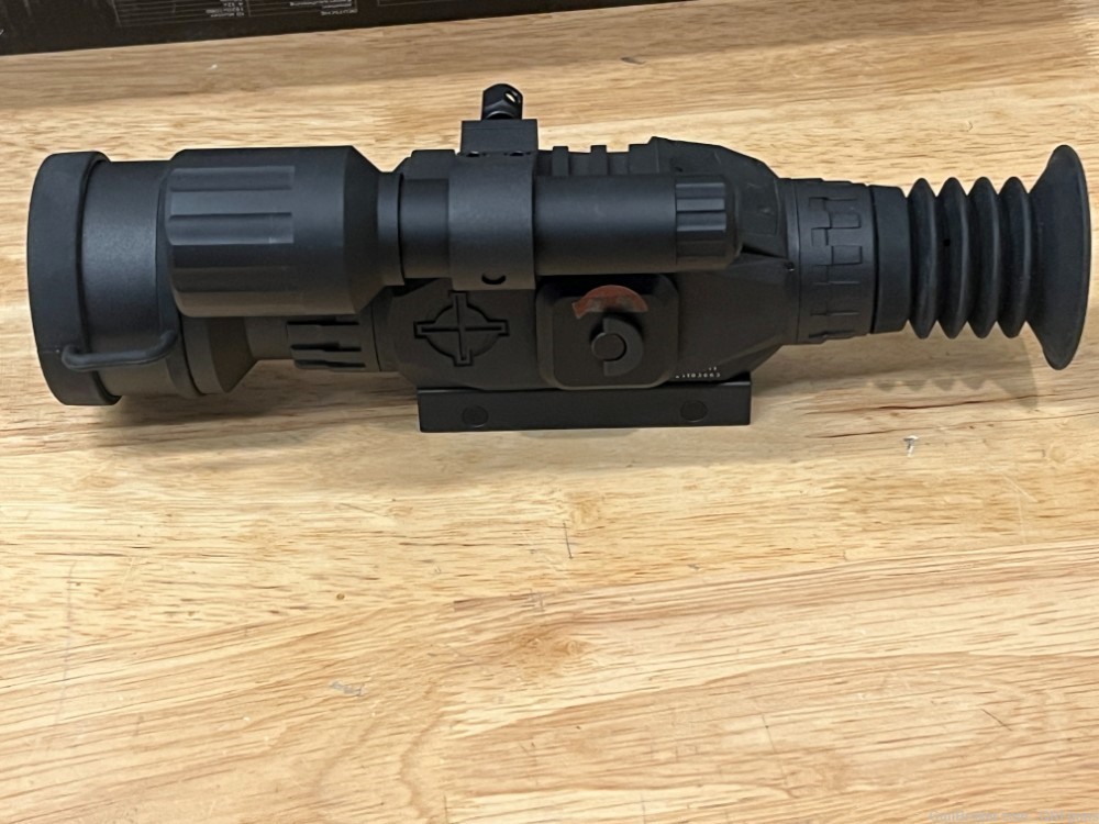 SightMark Wraith HD Day/Night Vision 4-32x50  USED SHIPS FAST -img-3