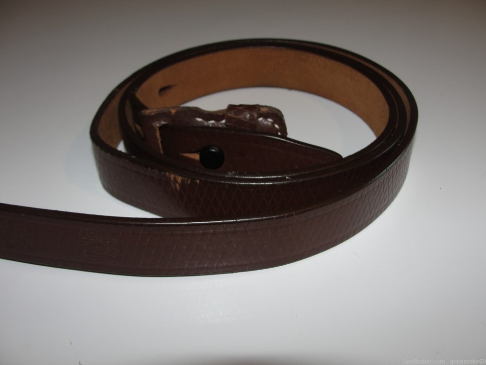 Reproduction WWII German brown leather sling w/ eagle, for SMG?-img-1