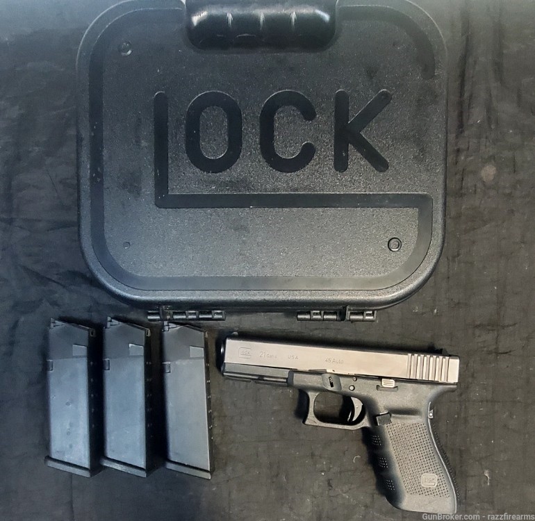 GLOCK 21 Gen 4  USA 45ACP WITH EXTRAS-img-1