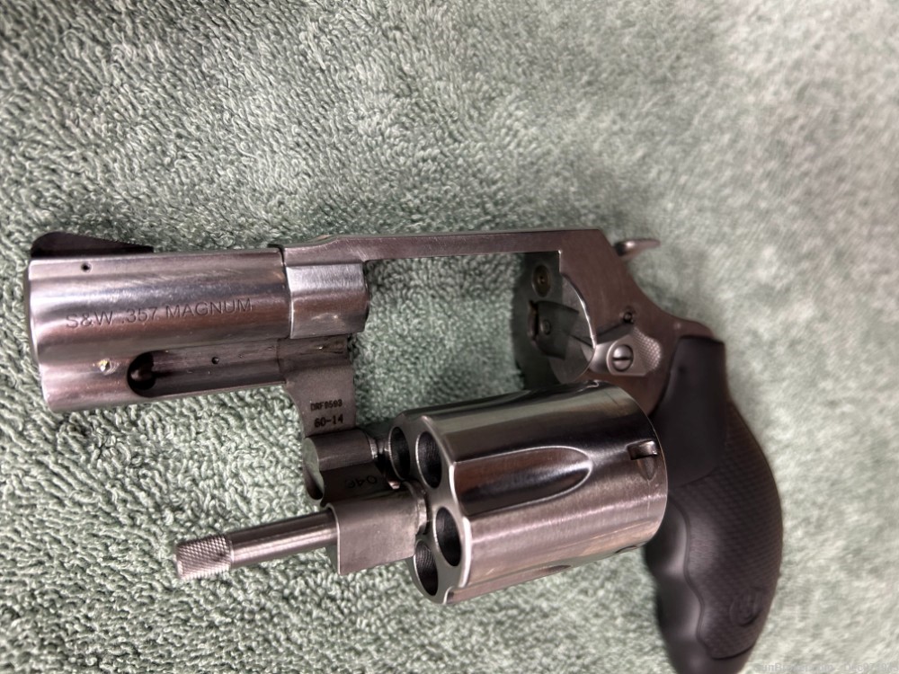 Smith & Wesson Model 60-14  J-Frame .357 Mag  -img-4