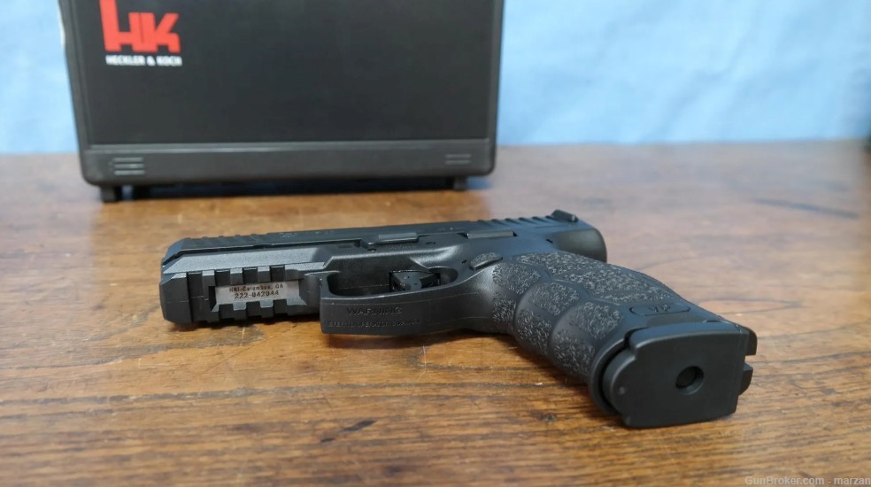HK VP40-B .40 S&W Semi-Automatic pistol-img-15