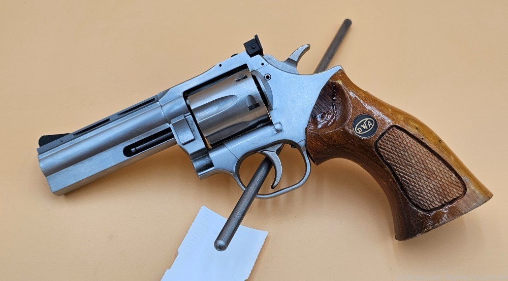 Dan Wesson 715 .357 Magnum 6 shot revolver-img-2