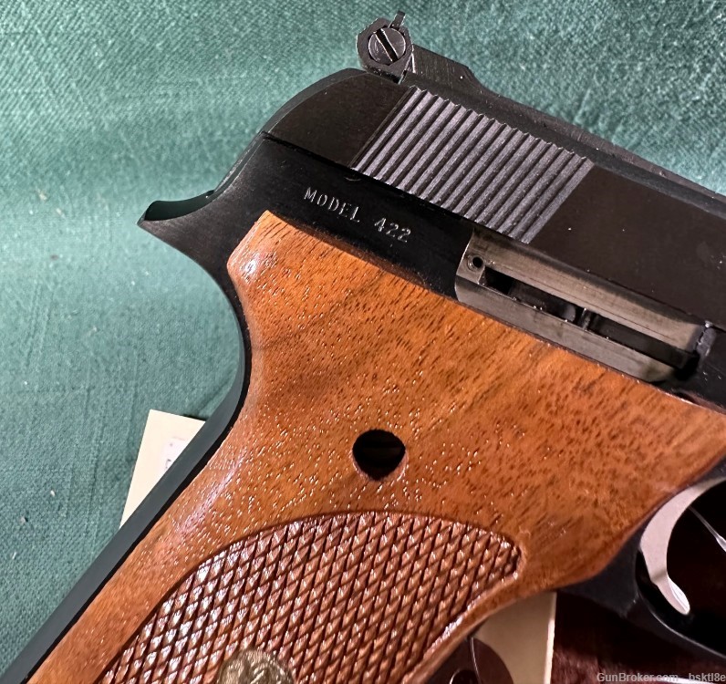 Smith & Wesson 422, used, 6 inch blued barrel, blued slide -img-2