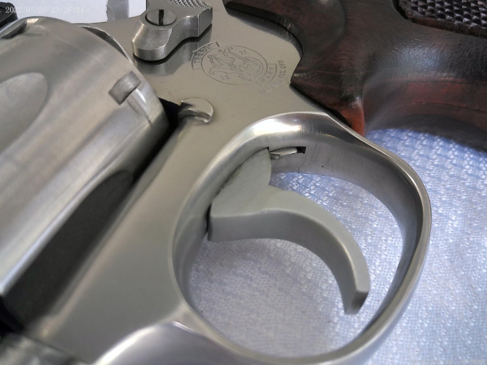 Smith & Wesson Model 686(no dash) Combat Magnum, .357 Magnum, 6" Barrel-img-13