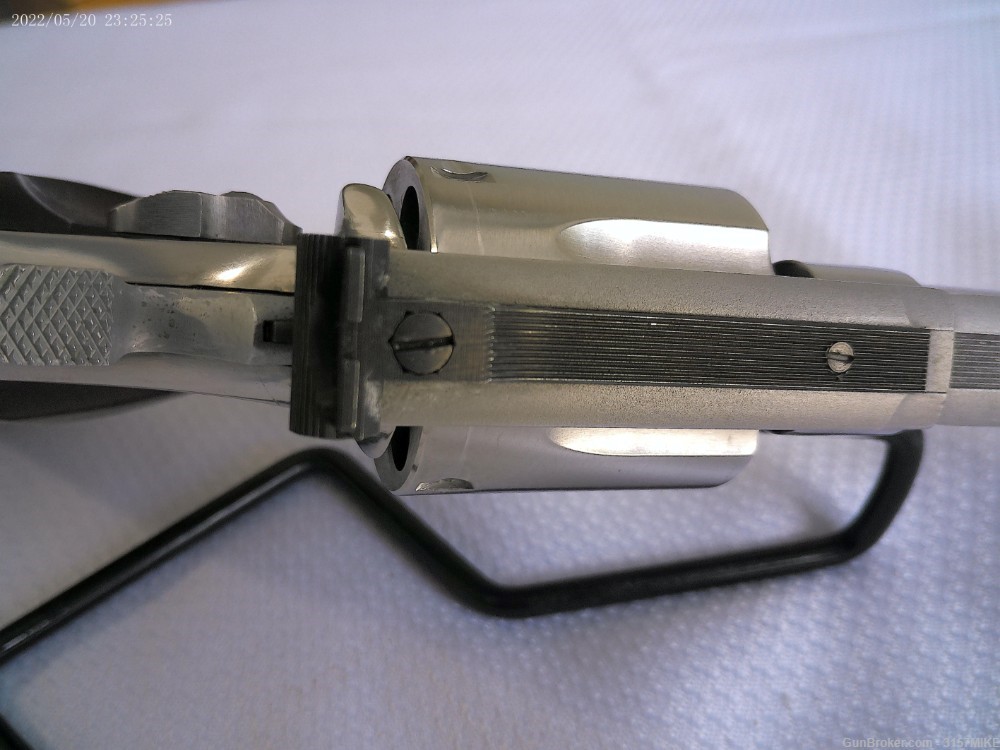 Smith & Wesson Model 686(no dash) Combat Magnum, .357 Magnum, 6" Barrel-img-7