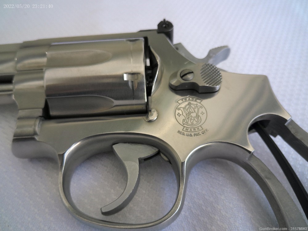 Smith & Wesson Model 686(no dash) Combat Magnum, .357 Magnum, 6" Barrel-img-18