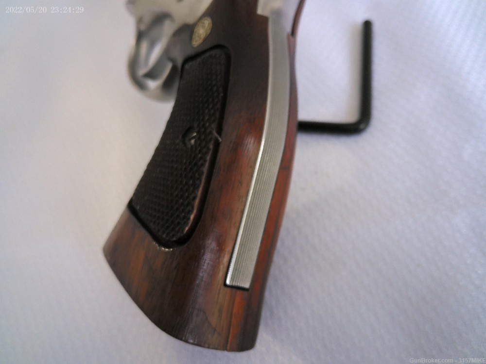 Smith & Wesson Model 686(no dash) Combat Magnum, .357 Magnum, 6" Barrel-img-6