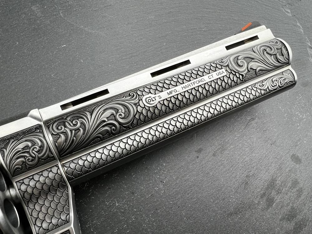 FACTORY 2ND - Colt Anaconda ENGRAVED Royal Snake Scale AAA by Altamont 6"-img-6