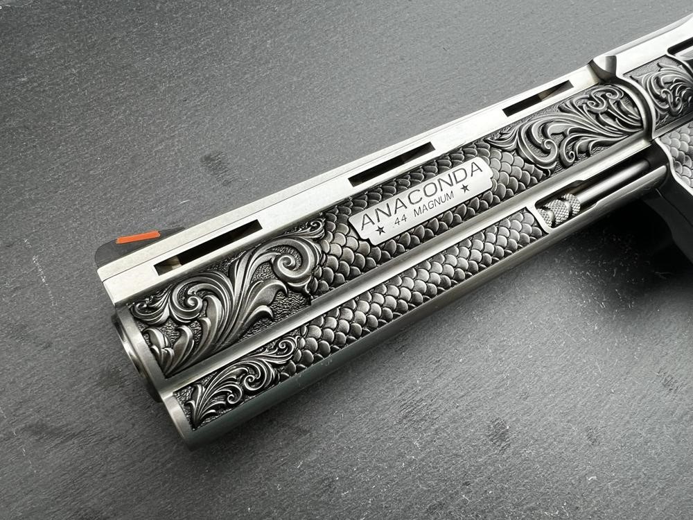 FACTORY 2ND - Colt Anaconda ENGRAVED Royal Snake Scale AAA by Altamont 6"-img-1