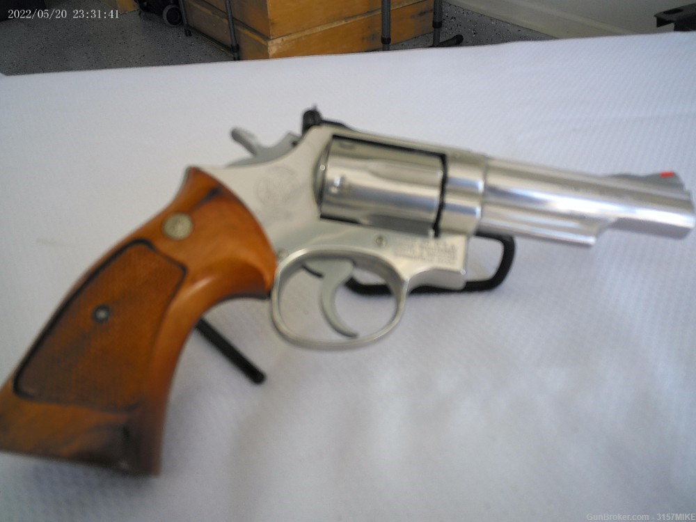 Smith & Wesson Model 66-1 Combat Magnum Stainless, .357 Mag, 4" Barrel-img-2