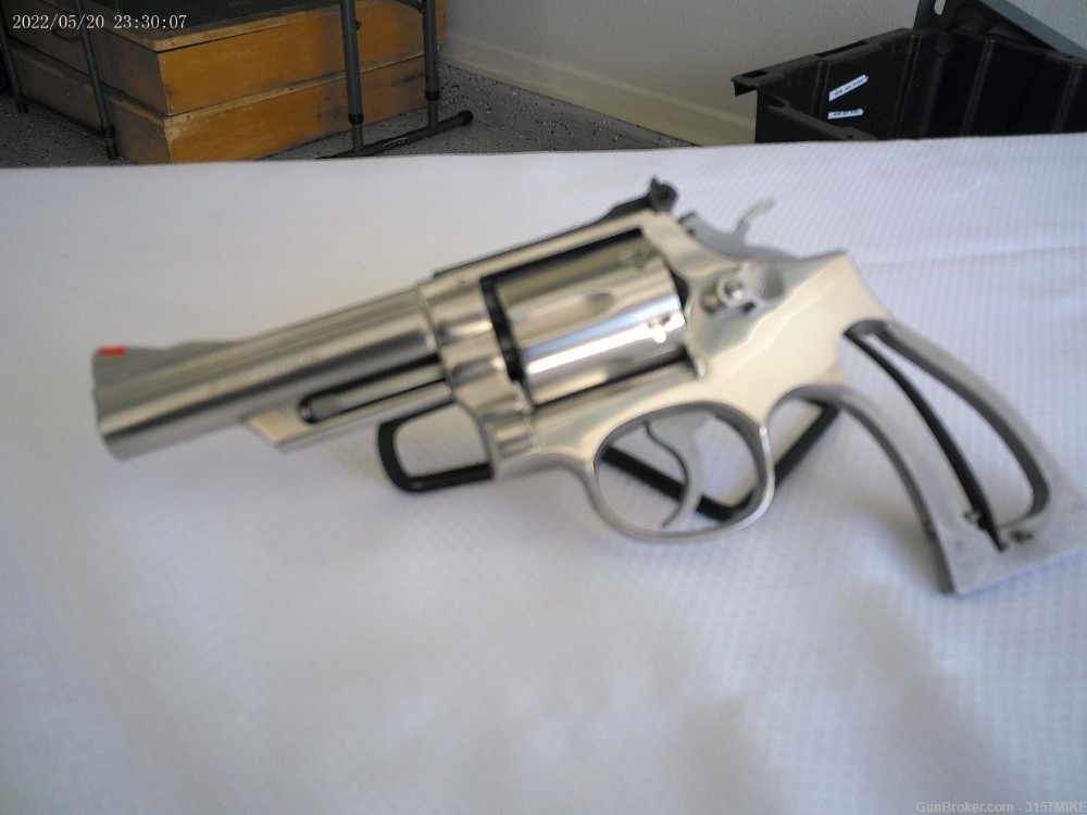 Smith & Wesson Model 66-1 Combat Magnum Stainless, .357 Mag, 4" Barrel-img-26