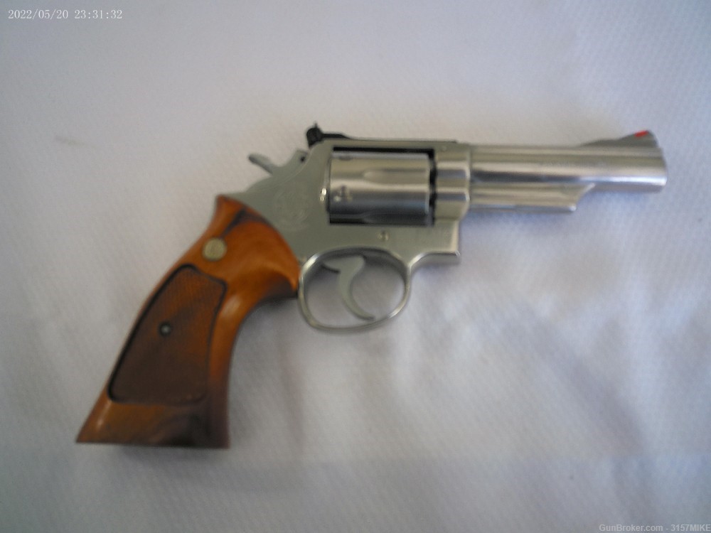 Smith & Wesson Model 66-1 Combat Magnum Stainless, .357 Mag, 4" Barrel-img-1