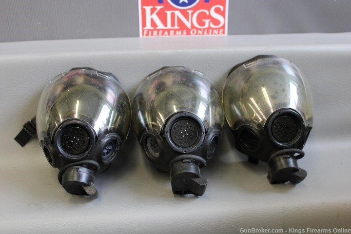 Lot of 3 Medium MSA Advantage 1000 Gas Masks Item W-img-0