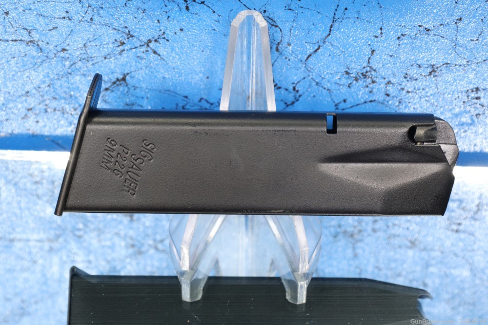 SIG SAUER P226 9MM LUGER 15 ROUND MAGAZINE MADE IN USA-img-1