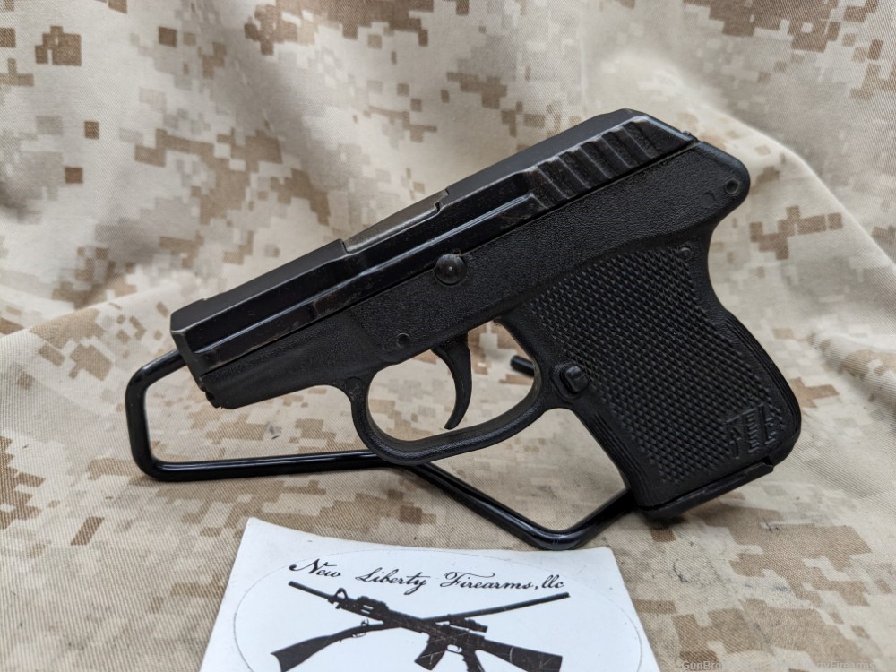 KelTec P32 DAO Pistol, USED 1-7rd Mag Good Condition Pocket Pistol .32ACP-img-1