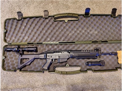 Sig Sauer SIG556 Rifle w/ Primary Arms 1-6x LPVO & Mount, Grip Pod