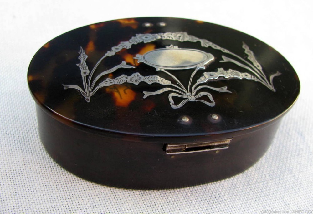 FINE 1910 SILVER ENGRAVED  SNUFF / TOBACCO / RING / JEWELRY / TRINKET BOX-img-0
