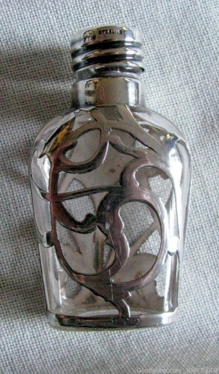 ANTIQUE AMERICAN SILVER FILIGREED & ENGRAVED SMALL NIPPER" FLASK 1878-95-img-3