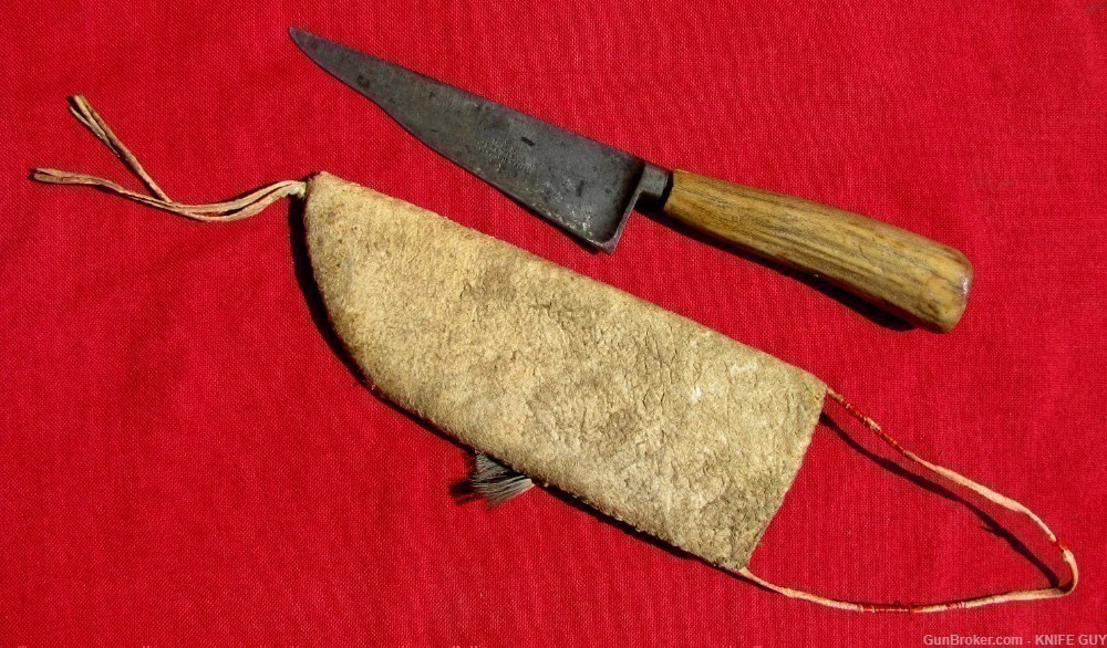 1880's ORGINAL MULTI-COLOR BEADED AMERICAN PLAINS INDIAN SHEATH & KNIFE-img-11