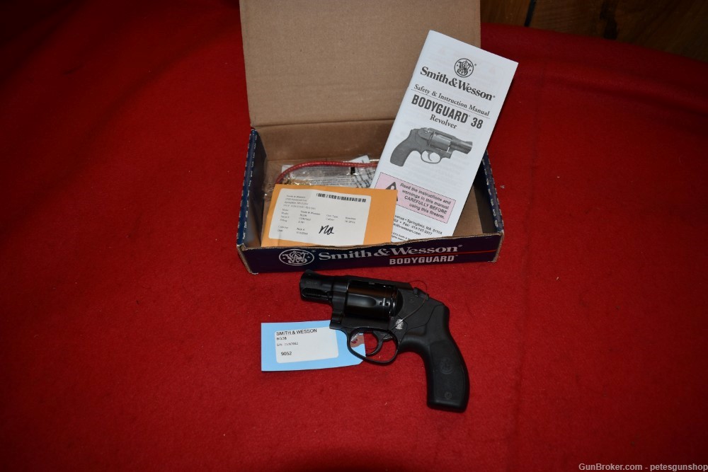 Smith & Wesson Bodyguard 38 Revolver, NICE! Penny START!-img-0