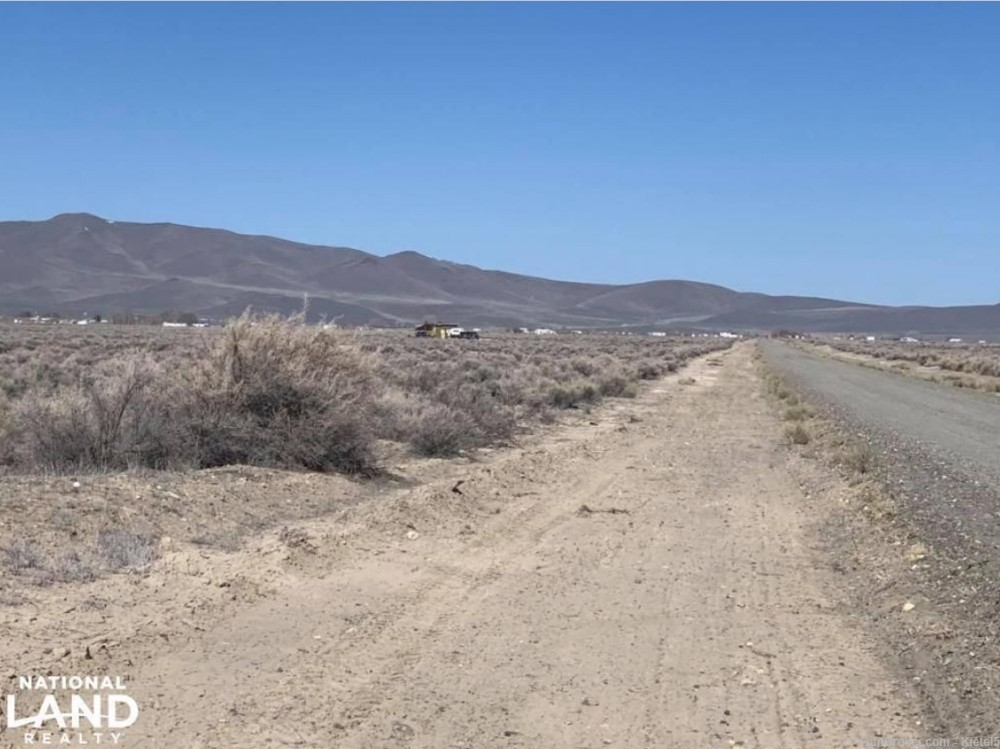 14.5 acres  in humbolt county , nevada  with power  5 minutes off the major-img-11