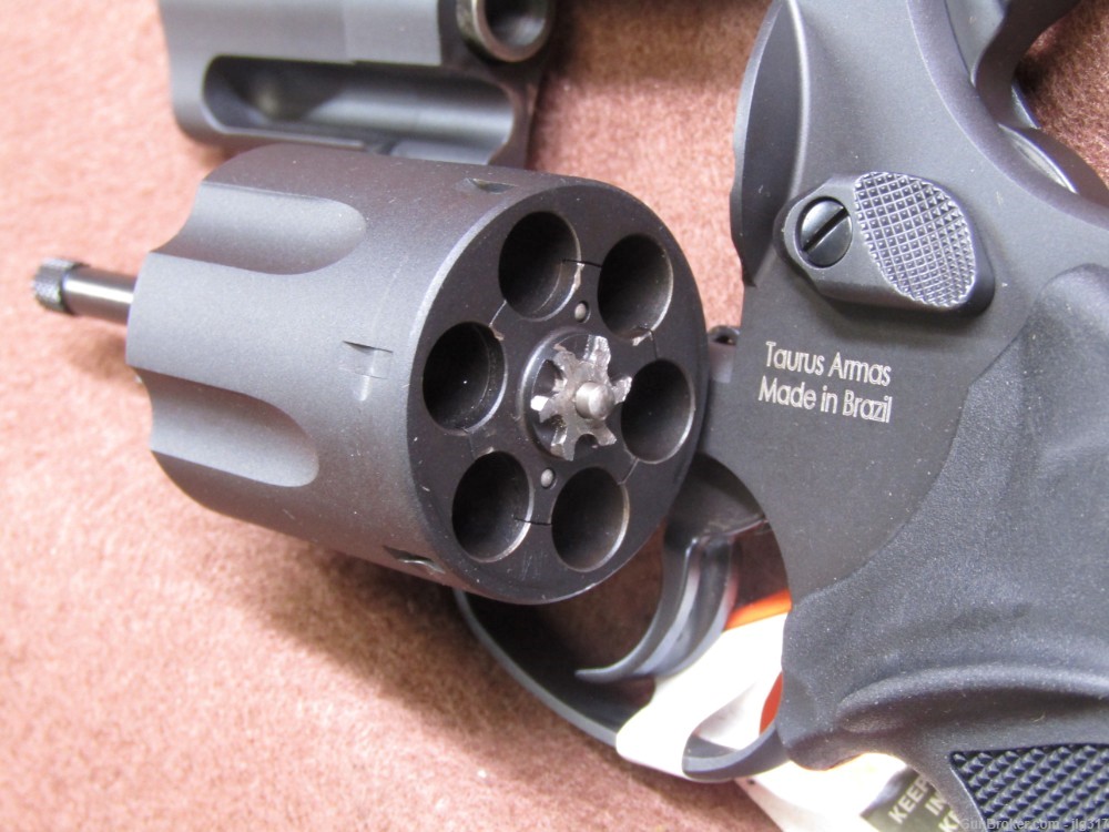 Taurus 327 Federal Magnum 6 Shot Revolver New in Box 2-32721-img-10