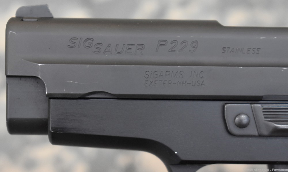 SIG Sauer P229 in 40 S&W-img-2