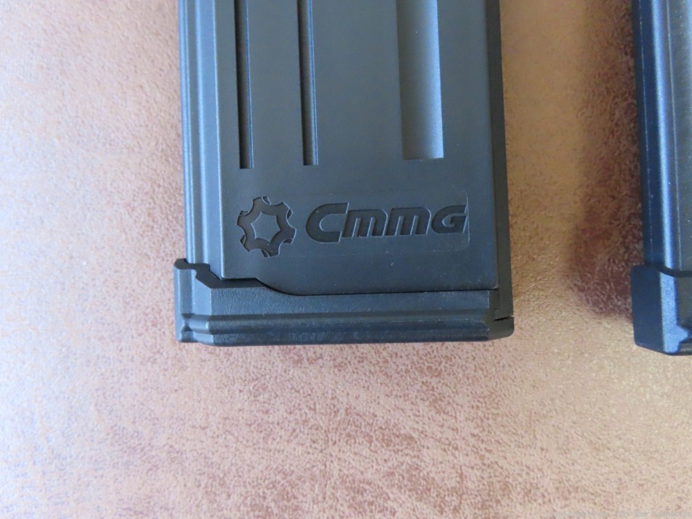 CMMG MK57 UPPER 5.7X28 3-40RD MAGS, ORIGINAL BOX, EXCELLENT SHAPE!-img-2