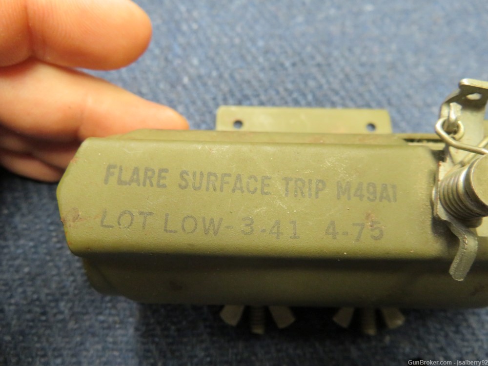 US MILITARY M49A1 TRIP SURFACE FLARE-EXCELLENT-LIVE-DATED 1975-img-1