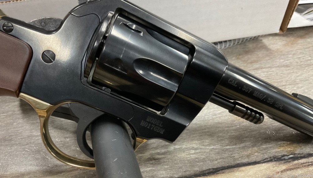 Henry Big Boy Revolver Gunfighter Grip H017GDM 4” 357/38 GREAT DEAL!-img-5