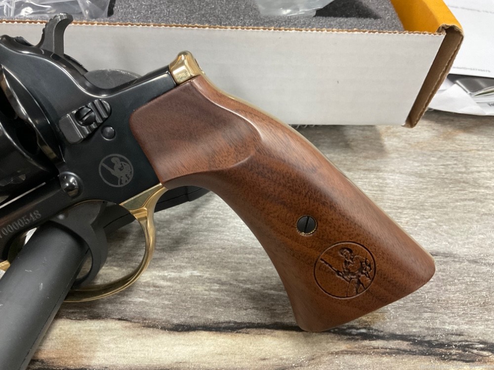 Henry Big Boy Revolver Gunfighter Grip H017GDM 4” 357/38 GREAT DEAL!-img-3