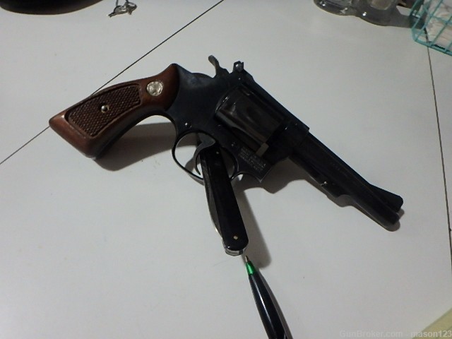 22 CAL SMITH AND WESSON MODEL 34-1 IN A 4 INCH BLUED GUN LIKE NEW-img-6