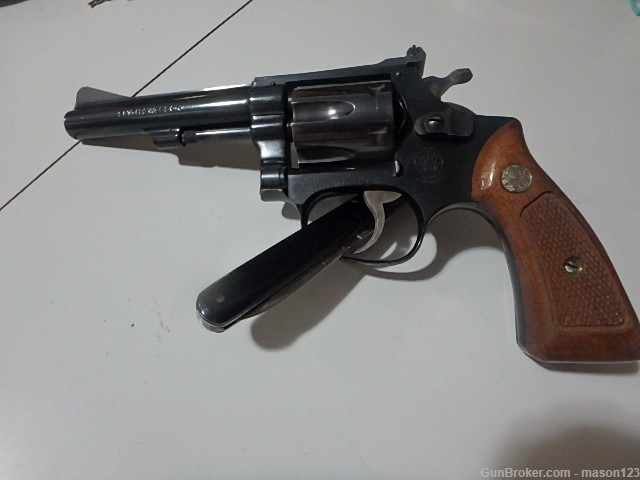 22 CAL SMITH AND WESSON MODEL 34-1 IN A 4 INCH BLUED GUN LIKE NEW-img-0