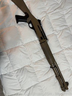 Benelli M4 Auto Shotgun-img-2