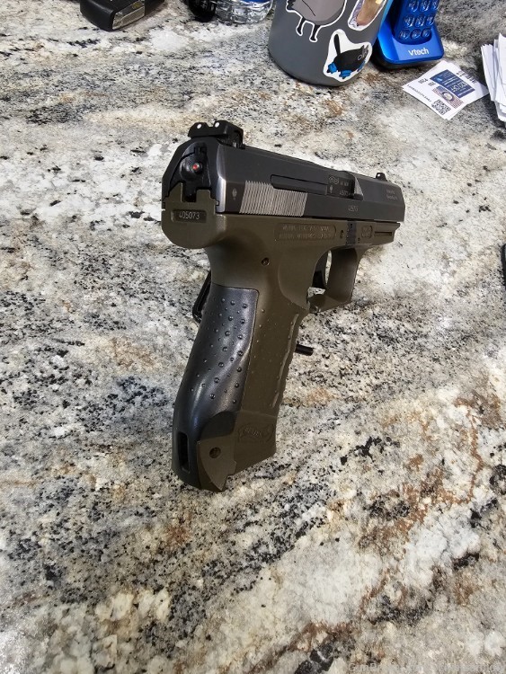 1st Gen Walther P99 in ODG w/2 Mags and Original Case!!-img-2