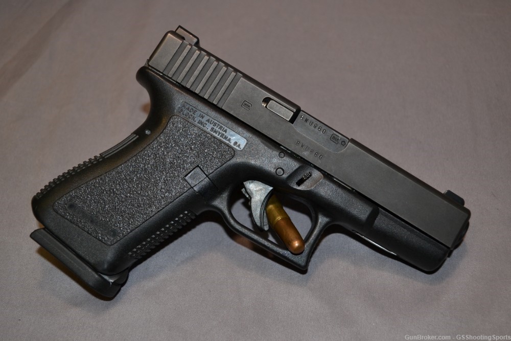 Glock 23 Gen 2 with 2 mags + 9mm Barrel conversion and magazine-img-0