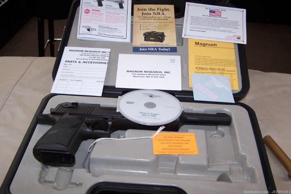 Magnum Research Desert Eagle 44 Magnum 10" 98% with box and literature-img-3