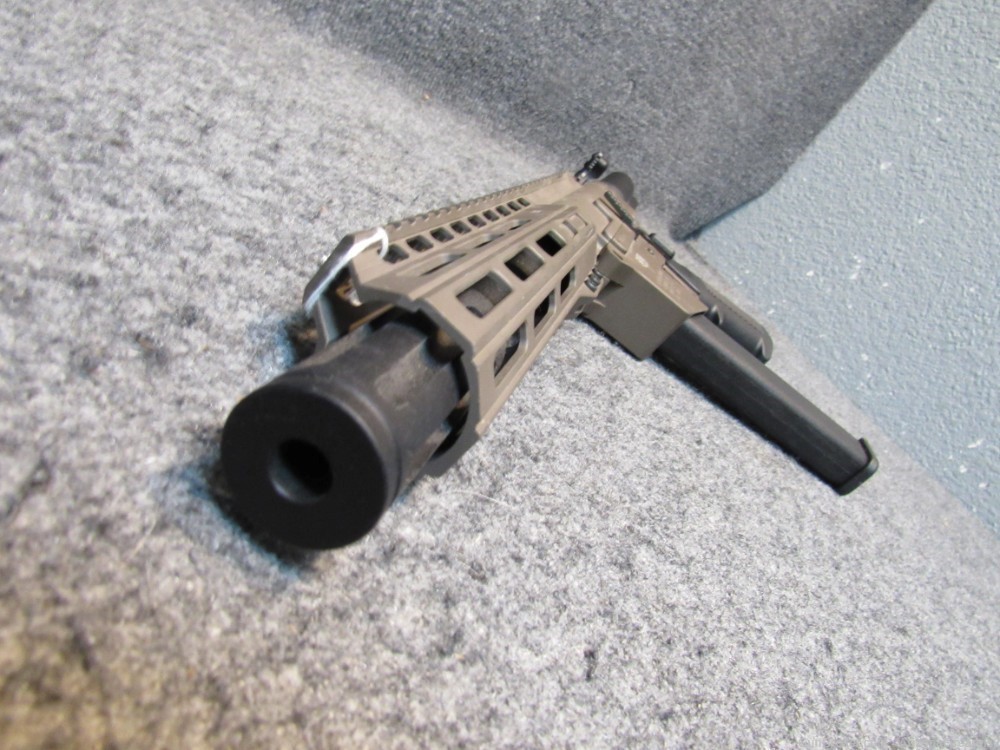 Freedom Ordnance FX-9 pistol in .9MM w/ 1 Glock magazine-img-4